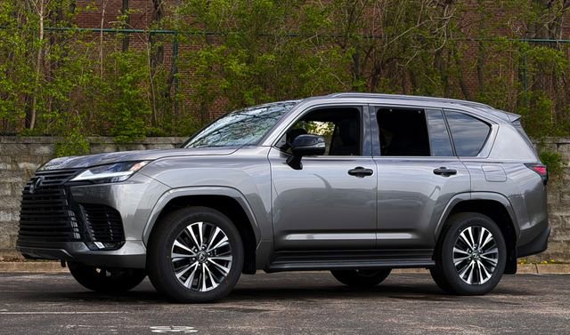 New 2026 Lexus LX 600 4WD w/ Interior Upgrade Package image 8