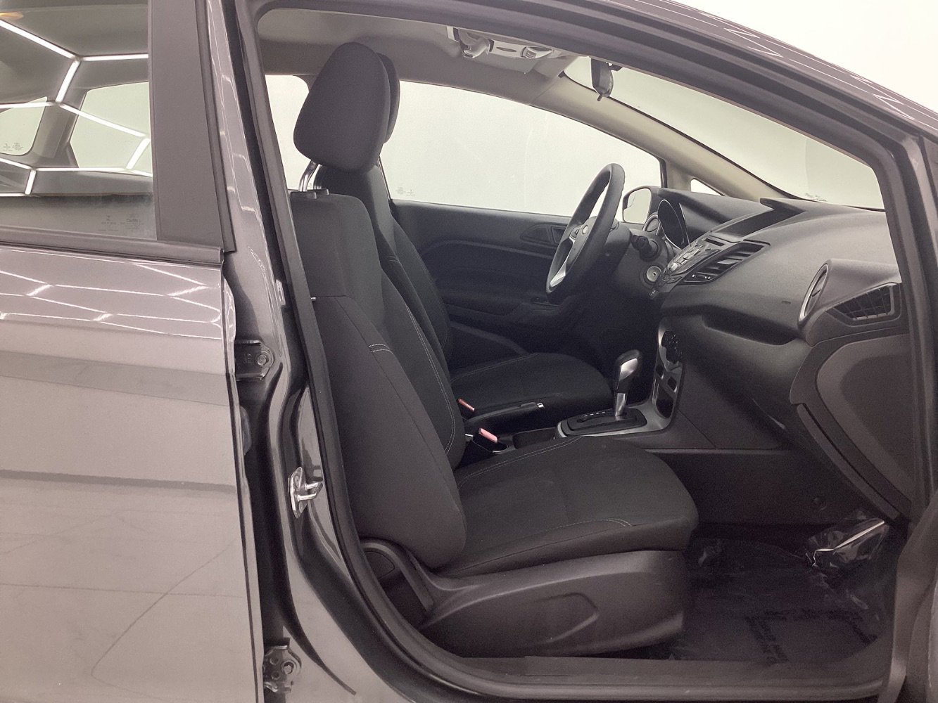 Used 2019 Ford Fiesta SE image 15