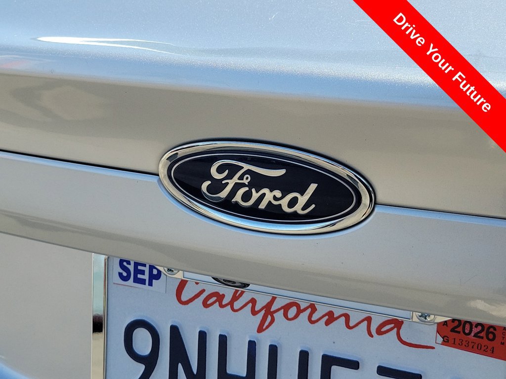 Used 2015 Ford Fusion SE FWD image 26