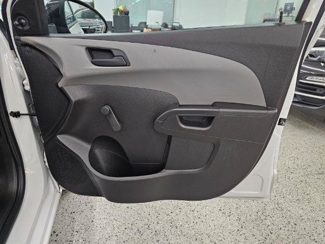 Used 2018 Chevrolet Sonic LT FWD image 24
