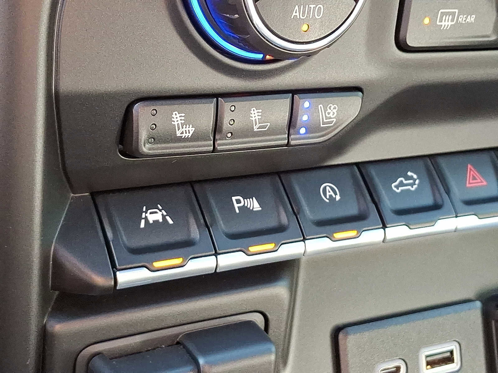 Used 2019 Chevrolet Silverado 1500 High Country image 20