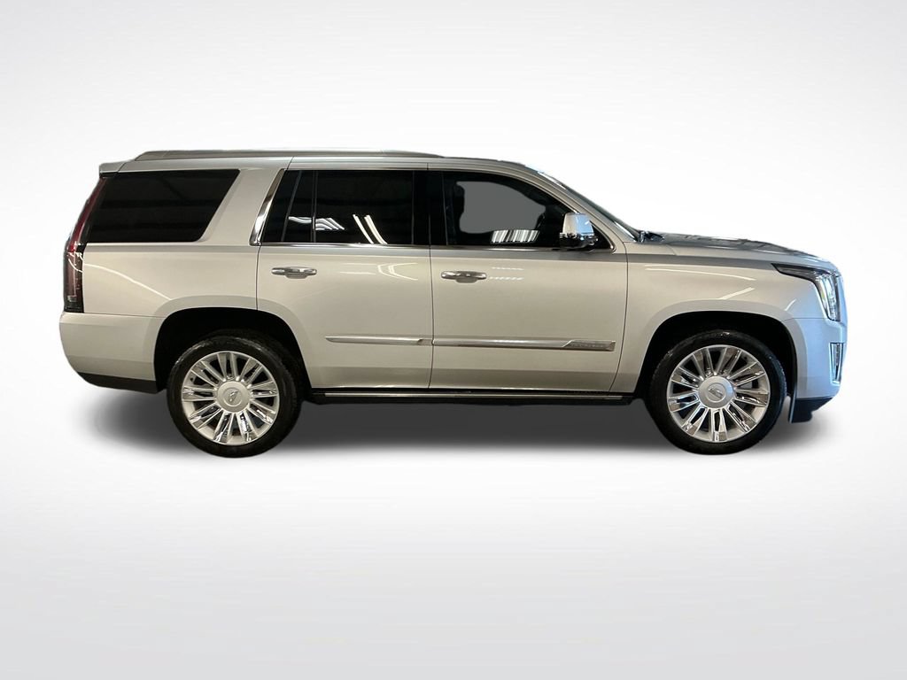 Used 2016 Cadillac Escalade Premium AWD/4WD image 7