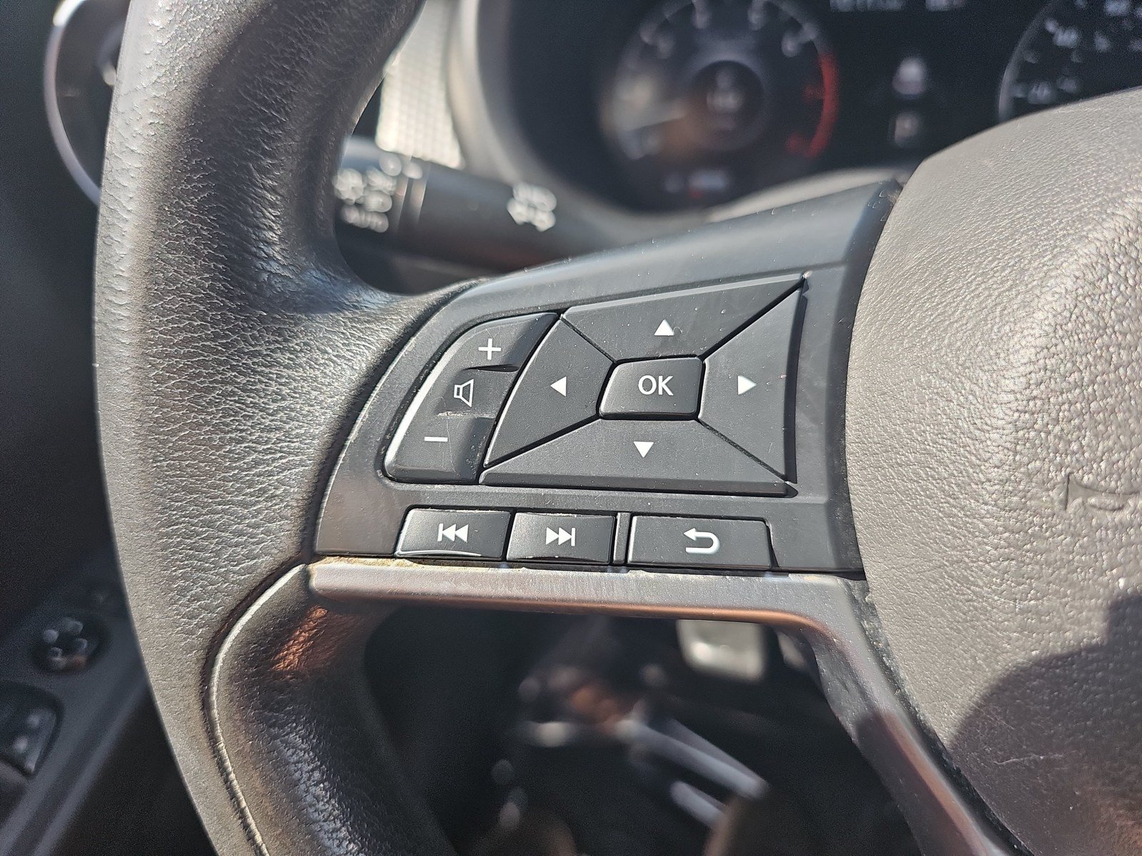 Used 2022 Nissan Kicks SV FWD image 14
