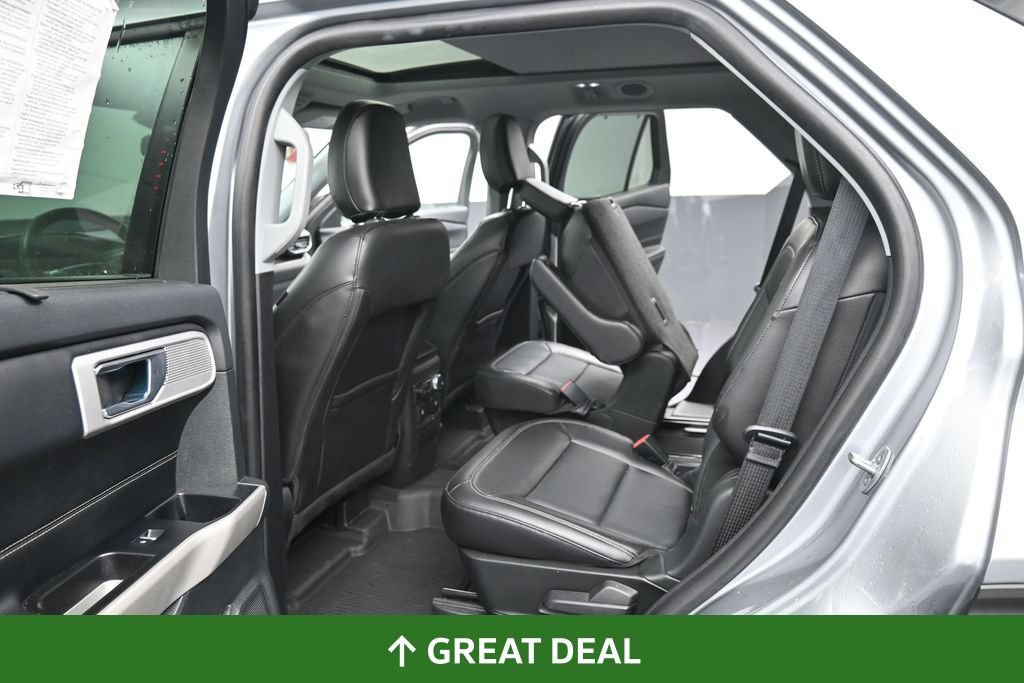 Used 2022 Ford Explorer Limited w/ Equipment Group 301A AWD/4WD image 29