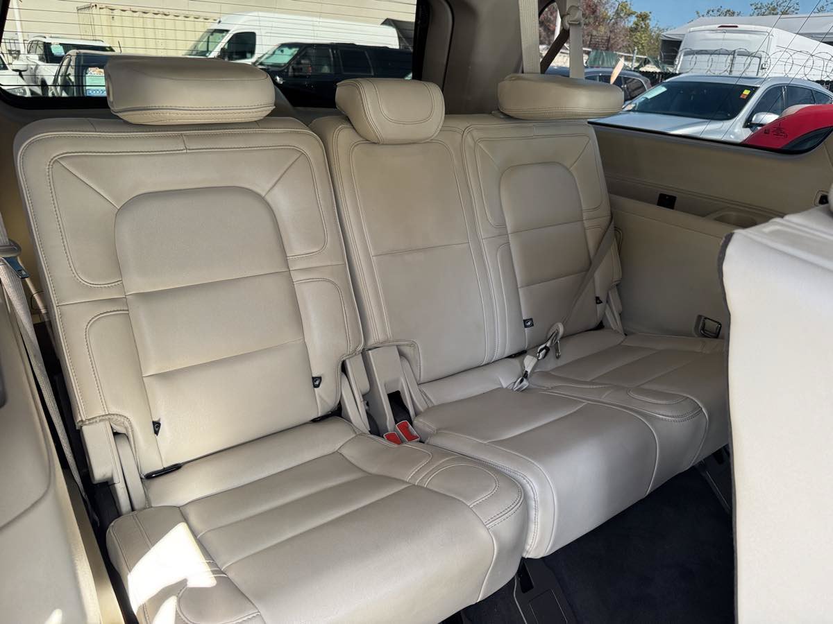 Used 2018 Lincoln Navigator L Select w/ Technology Package AWD/4WD image 33