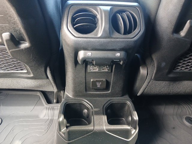 Used 2023 Jeep Gladiator Mojave AWD/4WD image 15