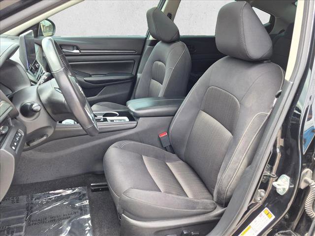 Used 2024 Nissan Altima 2.5 SV w/ SV Premium Package FWD image 17