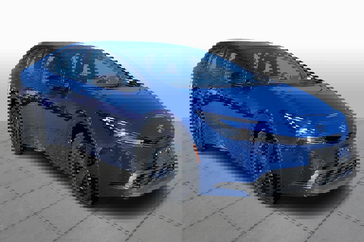 Used 2023 Toyota Prius LE image 3