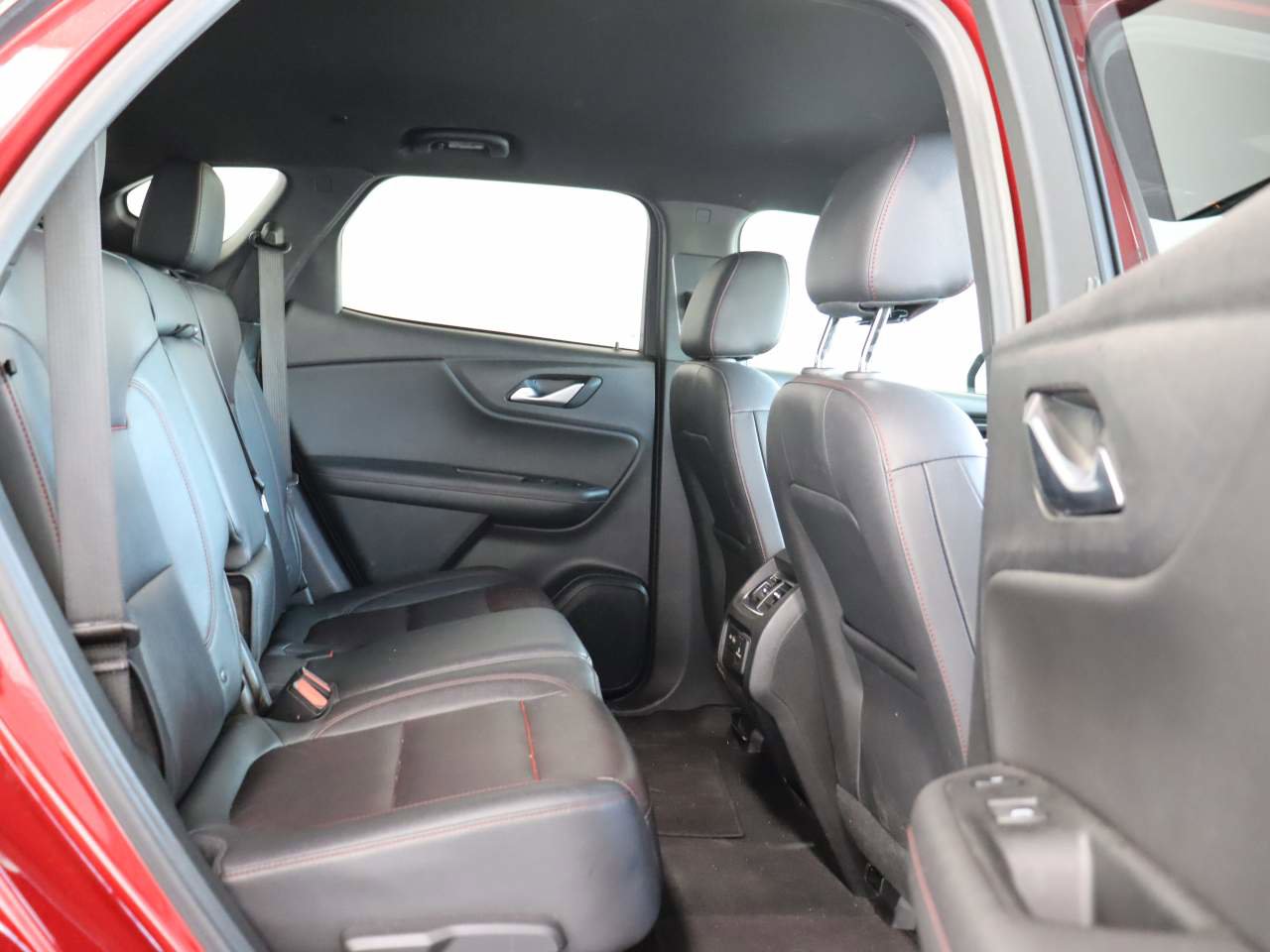Used 2022 Chevrolet Blazer RS w/ Enhanced Convenience Package FWD image 17