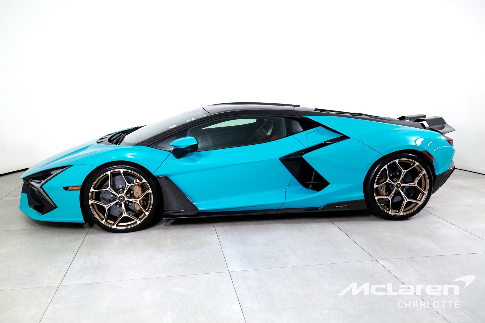 Used 2025 Lamborghini Revuelto AWD/4WD image 6