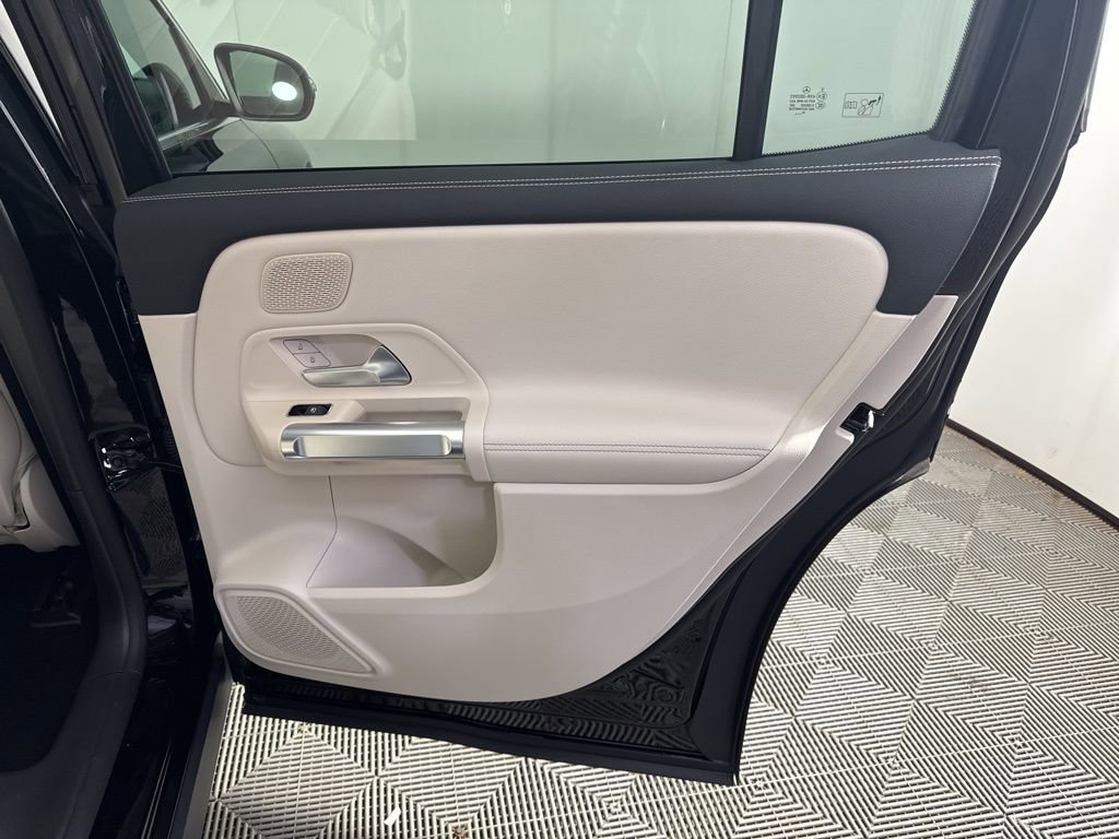 Used 2025 Mercedes-Benz EQB 300 4MATIC w/ Driver Assistance Package image 18