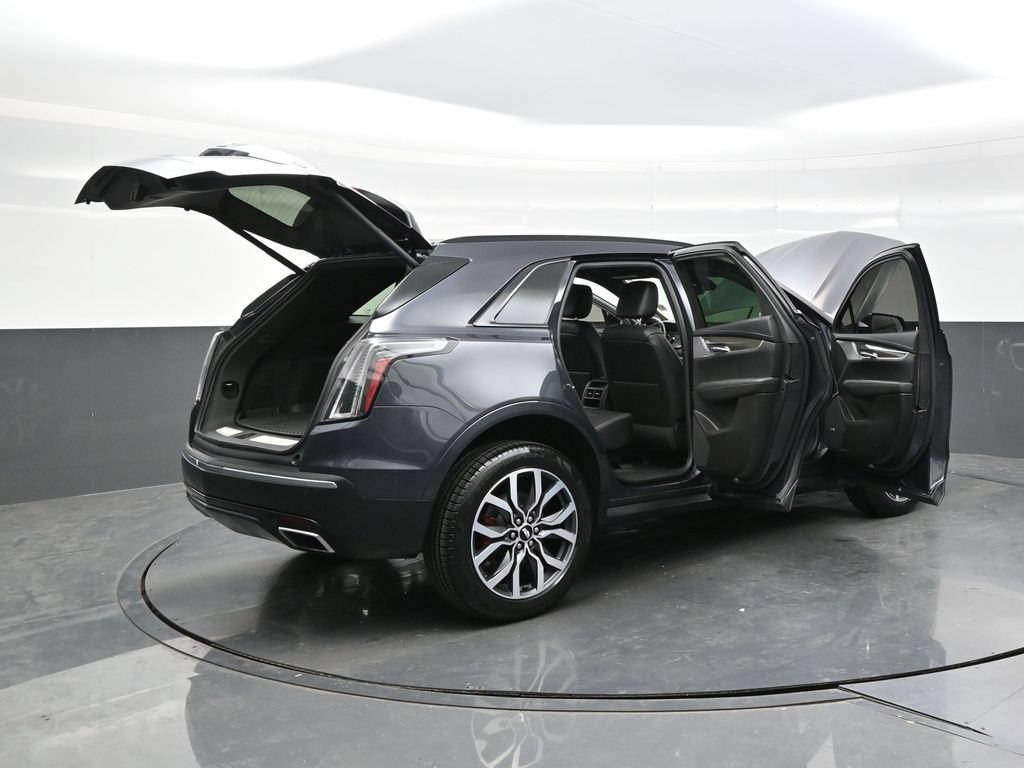 Certified 2022 Cadillac XT5 Sportv w/ LPO, Floor Liner Package AWD/4WD image 40