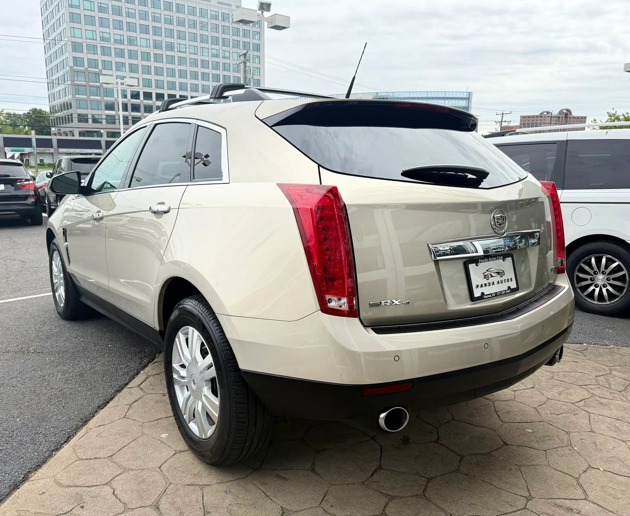 Used 2012 Cadillac SRX Luxury AWD/4WD image 5