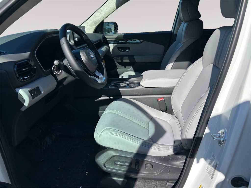 New 2025 Honda Pilot EX-L image 9