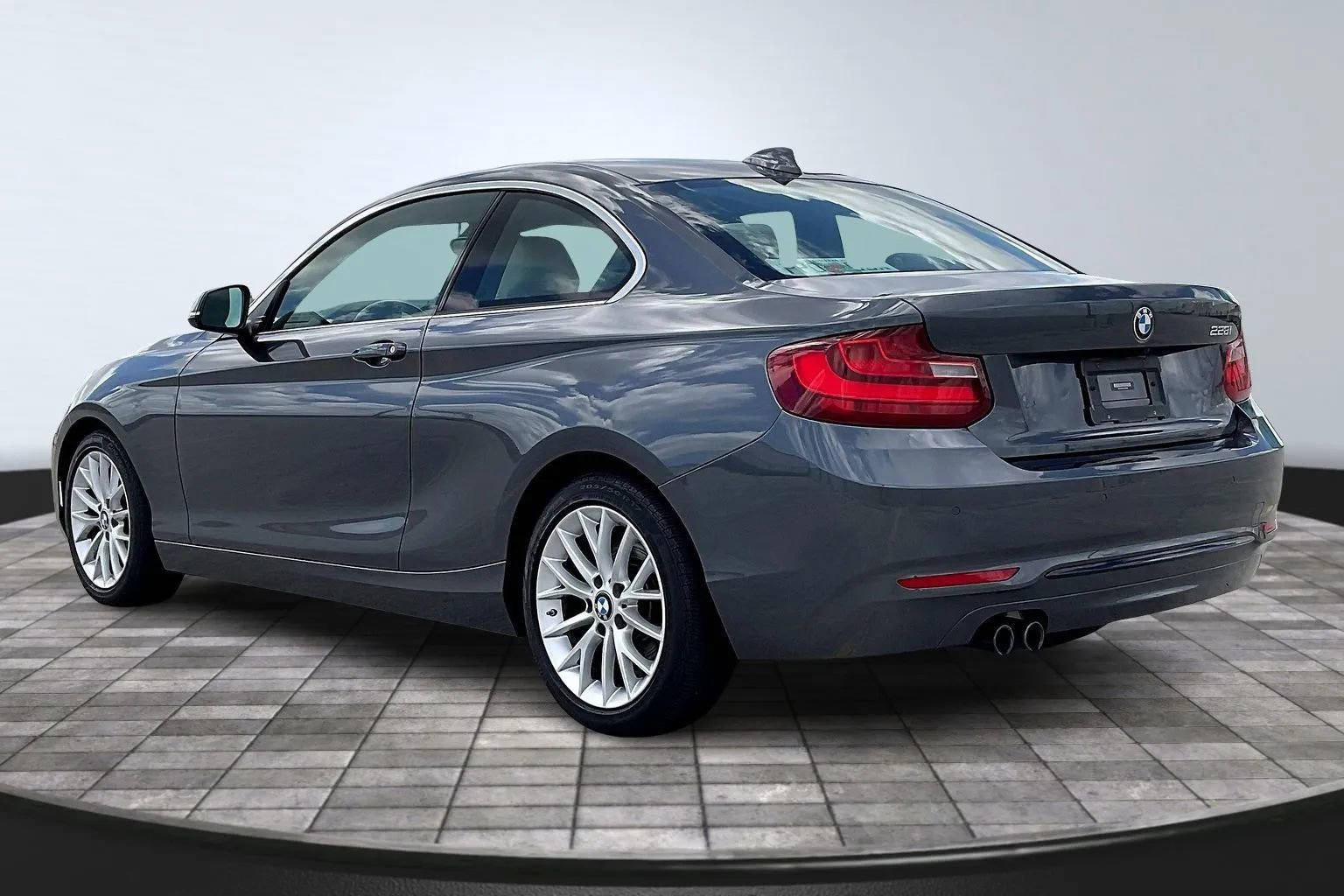 Used 2016 BMW 228i Coupe image 4