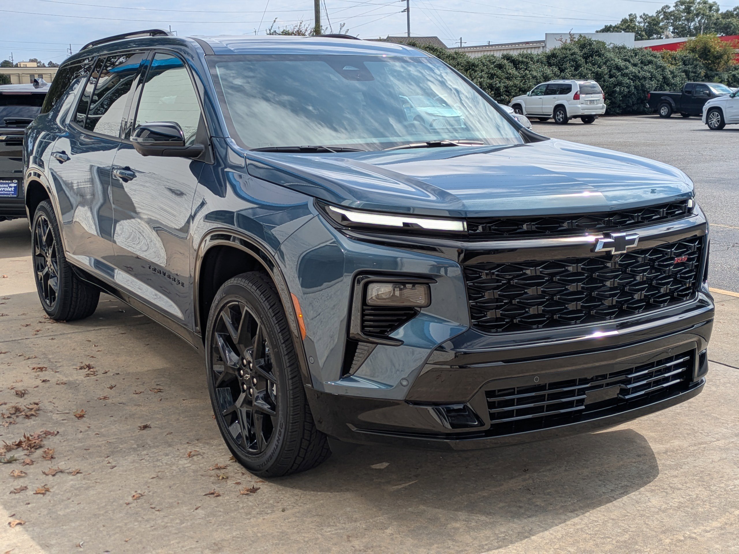 New 2026 Chevrolet Traverse RS image 2