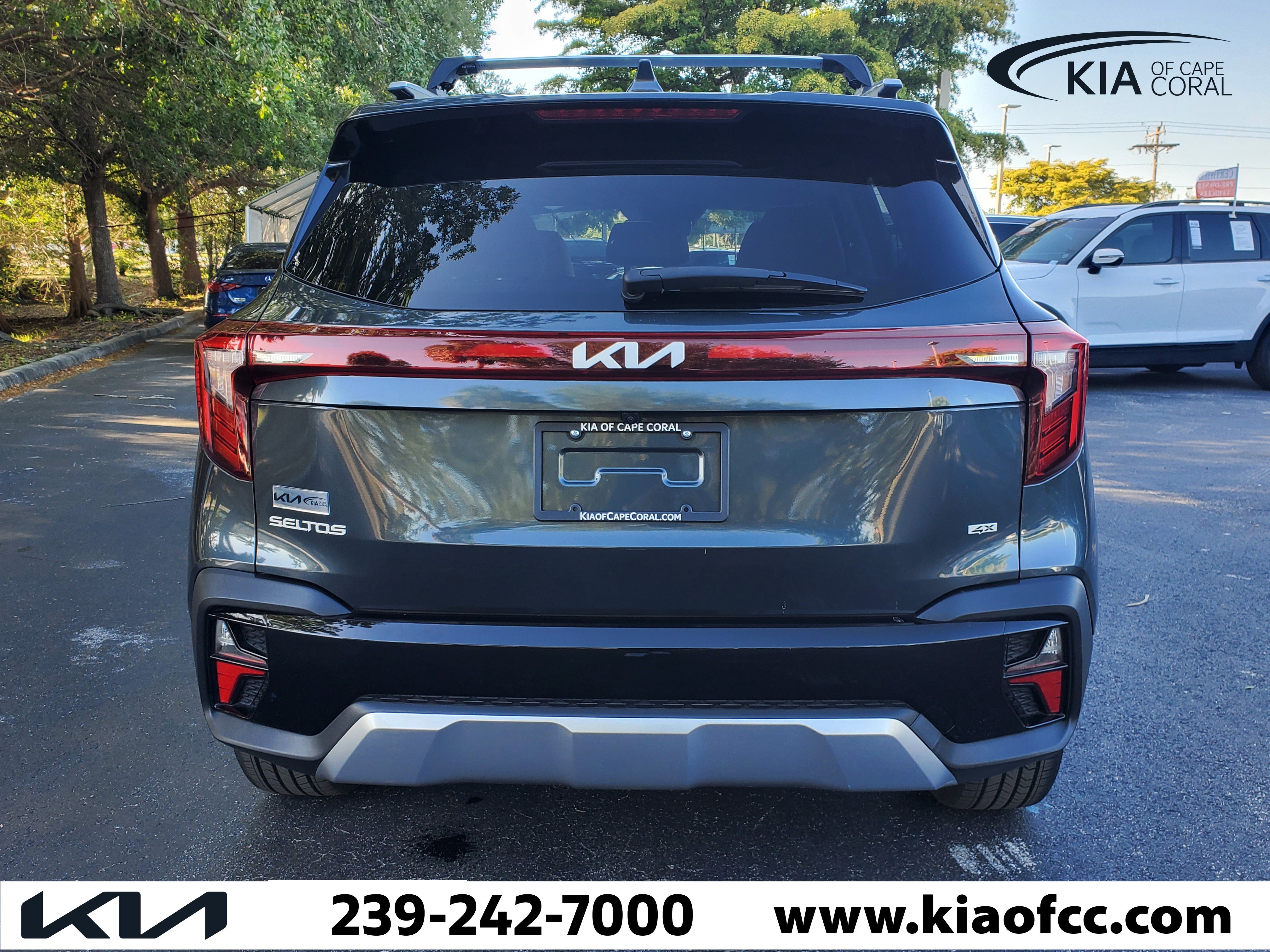 Used 2024 Kia Seltos SX w/ SX Sunroof Package AWD/4WD image 5