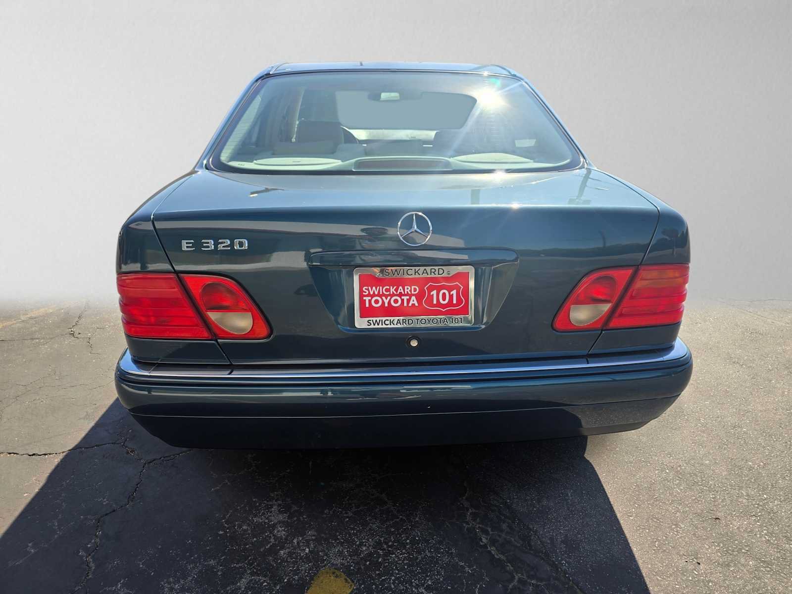 Used 1999 Mercedes-Benz E 320 Sedan image 4