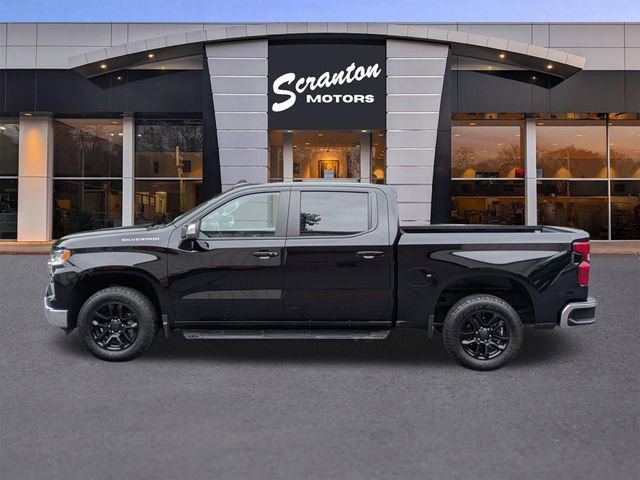 Used 2024 Chevrolet Silverado 1500 LT AWD/4WD image 2