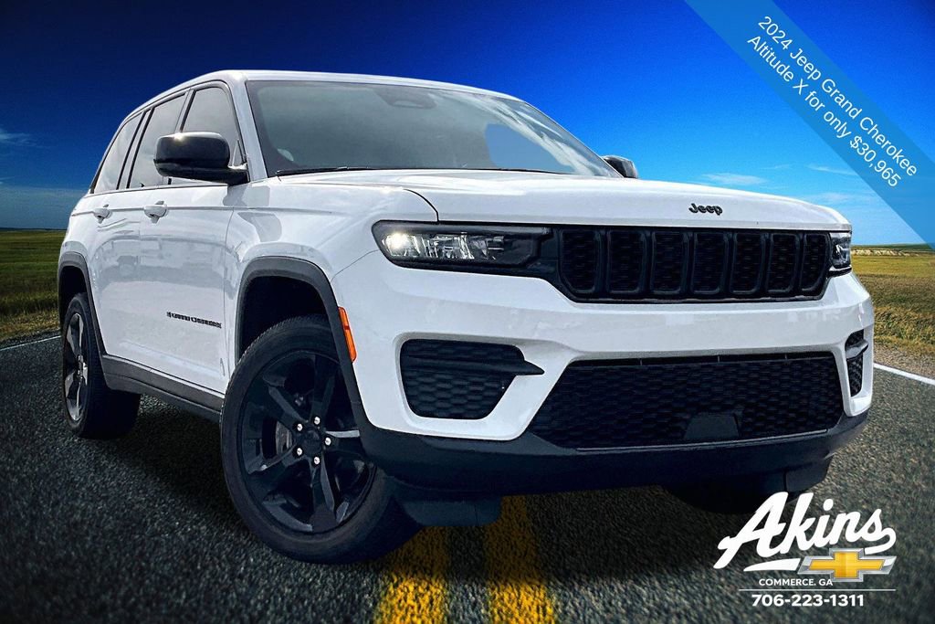 Used 2024 Jeep Grand Cherokee Altitude image 3