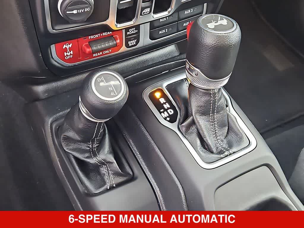 Used 2024 Jeep Wrangler Unlimited Rubicon AWD/4WD image 32