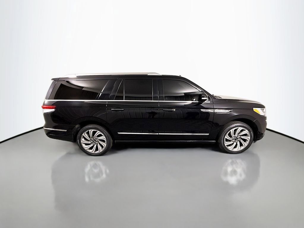Used 2022 Lincoln Navigator L Reserve image 8