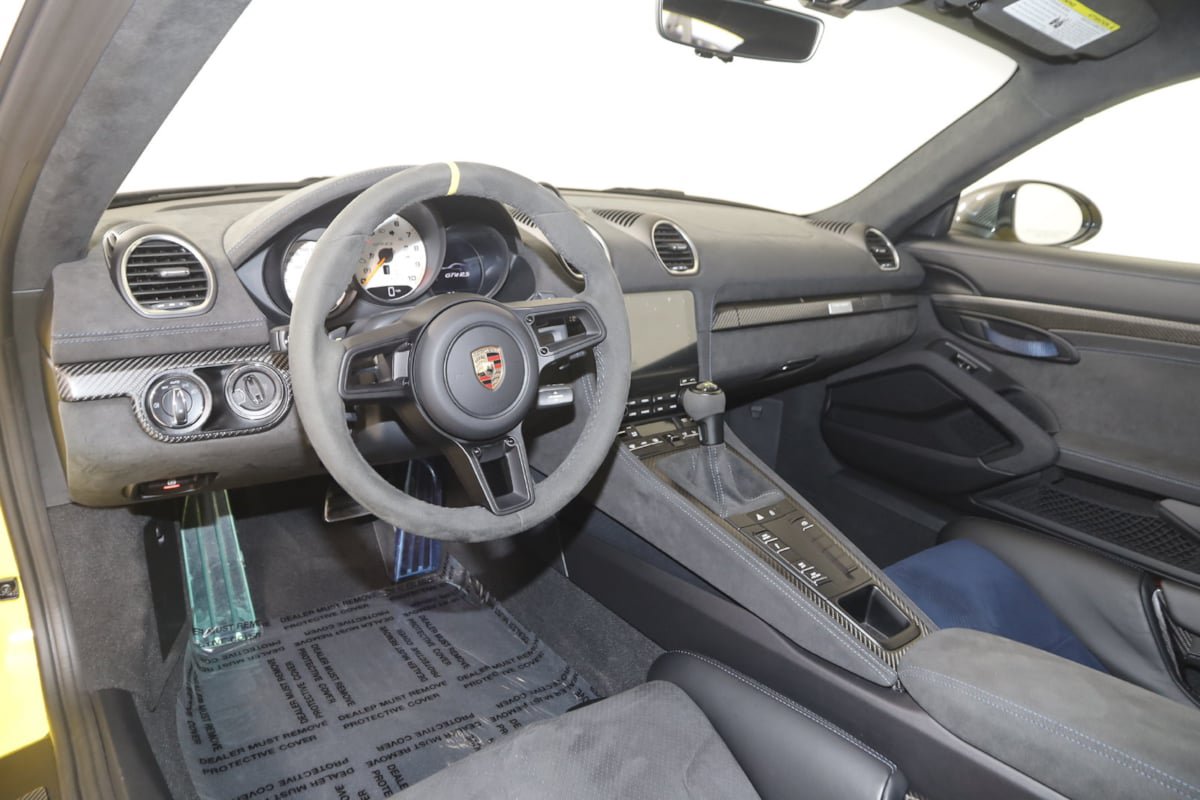 Used 2025 Porsche 718 Cayman GT4 RS w/ Weissach Package RWD image 38