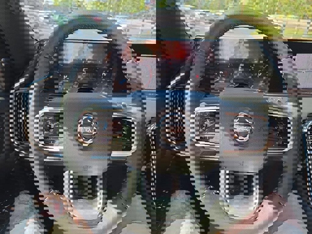 New 2026 Nissan Armada SL w/ Captain's Chari Seat Package image 21