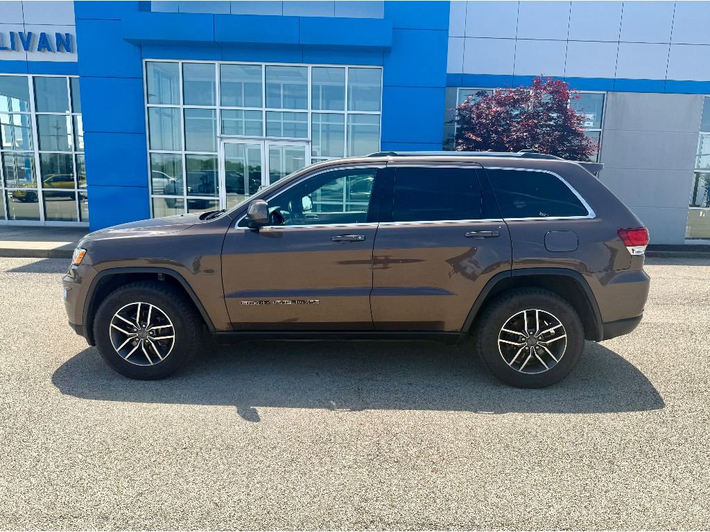 Used 2020 Jeep Grand Cherokee Laredo w/ 18" Wheel & 8.4" Radio Group