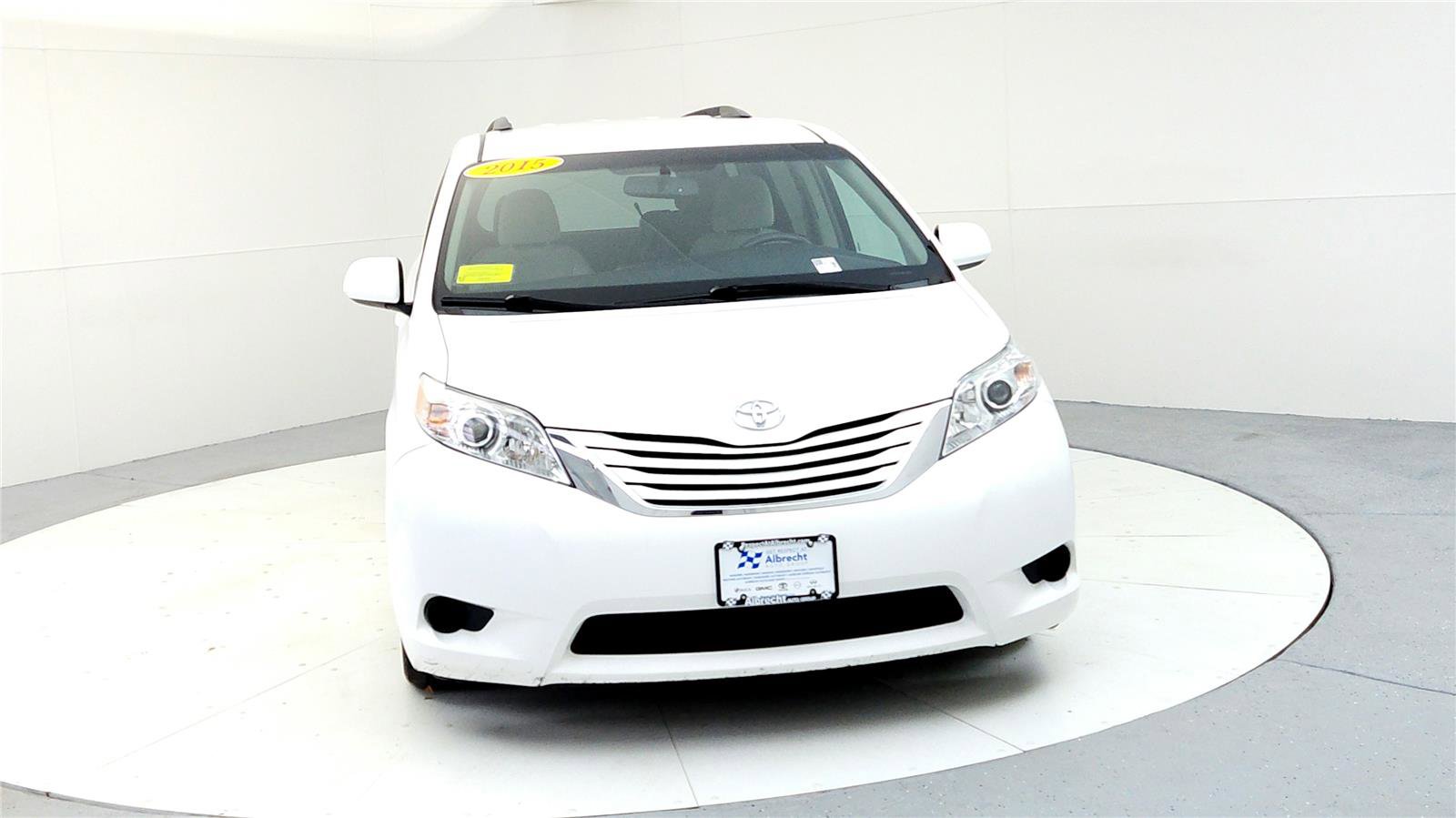 Used 2015 Toyota Sienna LE image 8