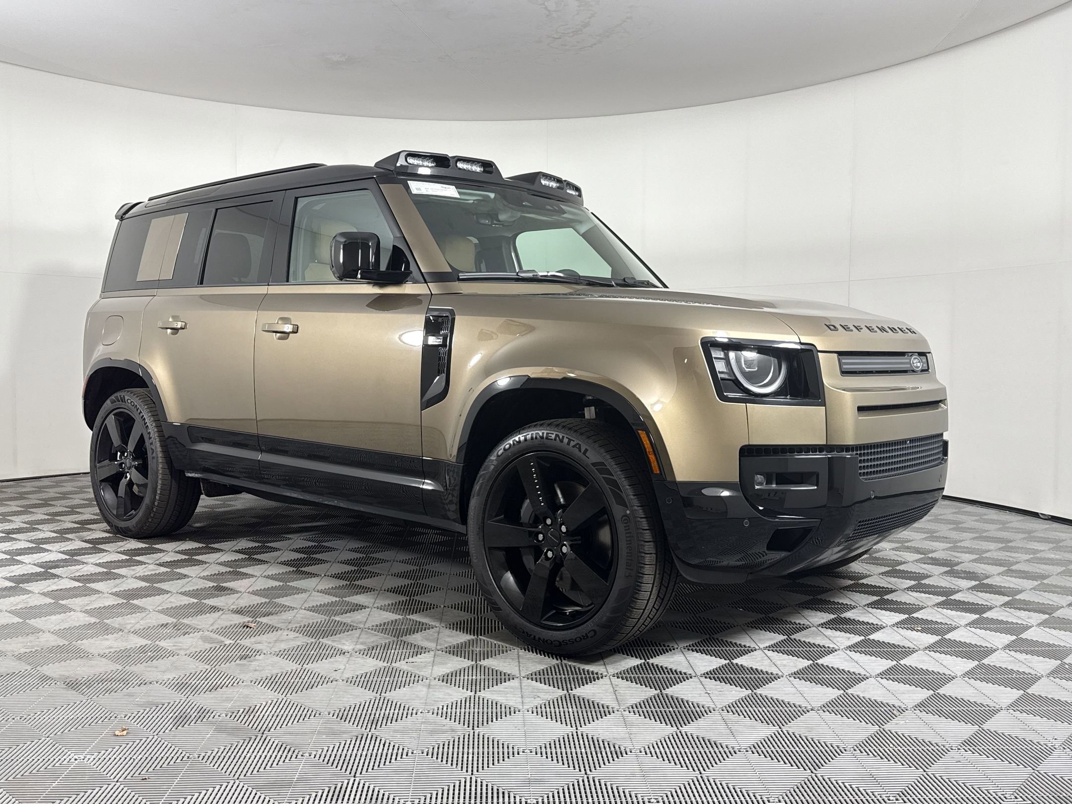 New 2026 Land Rover Defender 110 X-Dynamic SE image 8