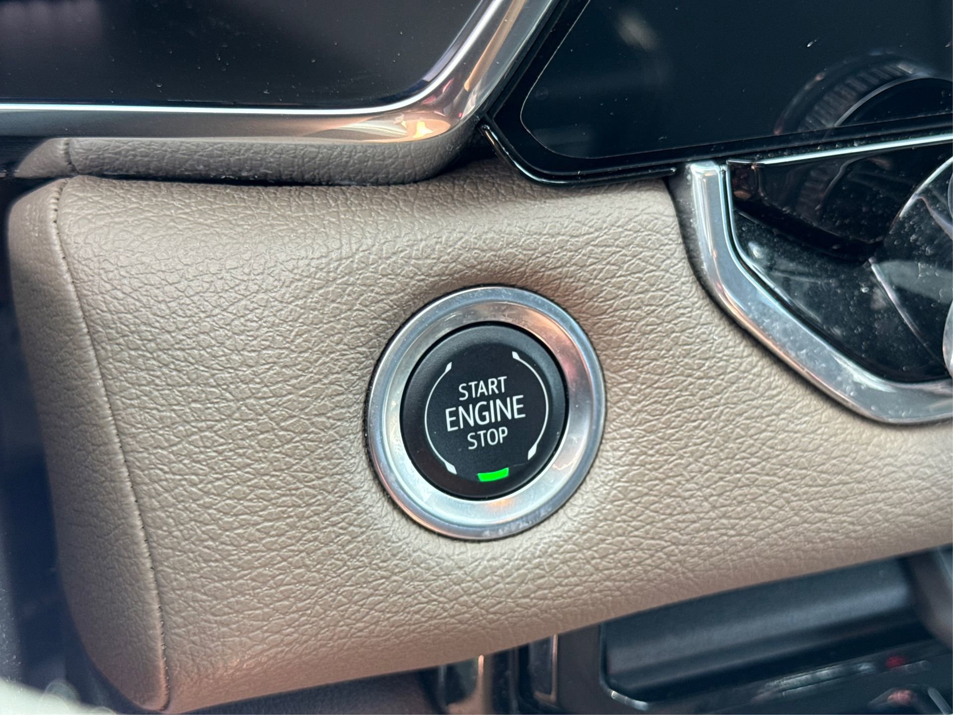 Used 2024 GMC Canyon Denali w/ LPO, Denali Black Edition image 31