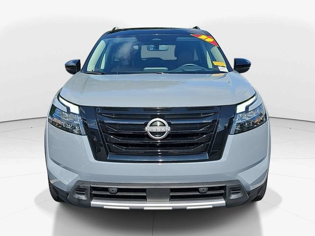Used 2025 Nissan Pathfinder Platinum FWD image 8