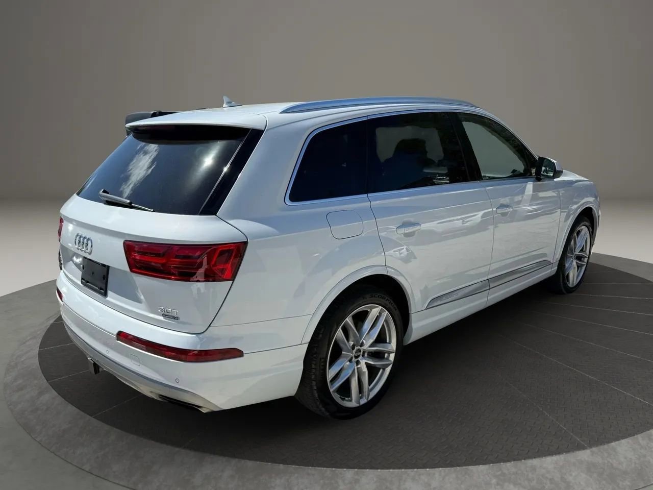 Used 2018 Audi Q7 3.0T Prestige image 5