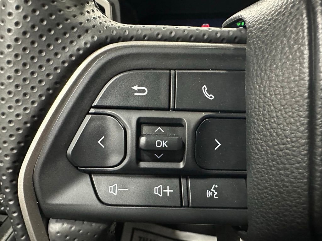 Used 2025 Toyota 4Runner TRD Off-Road image 18