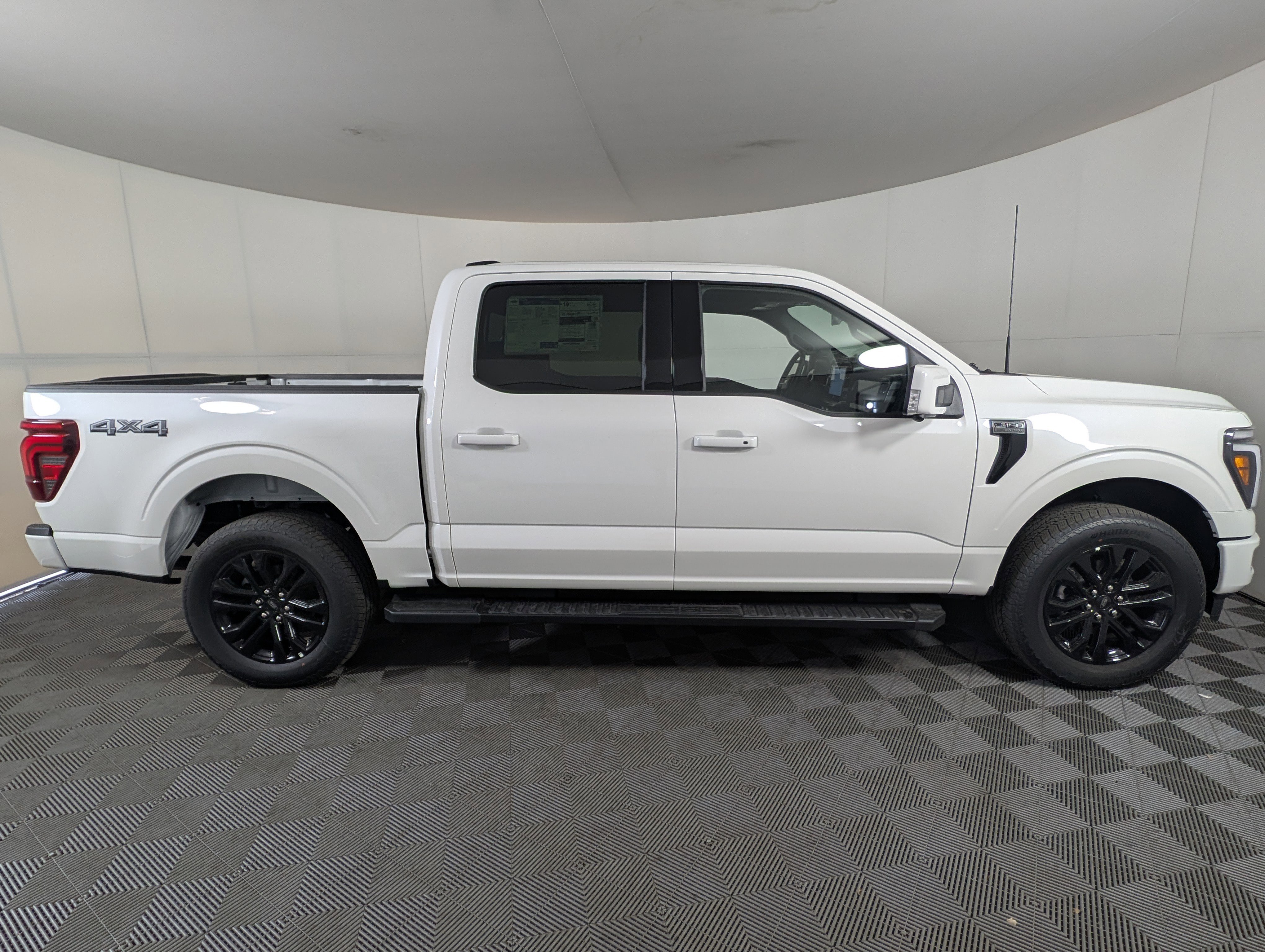New 2025 Ford F150 Lariat w/ Equipment Group 501A Mid image 9