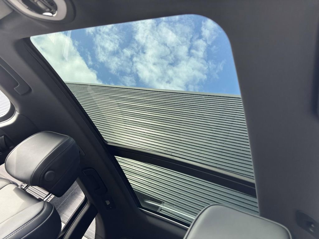 New 2026 Porsche Macan image 39