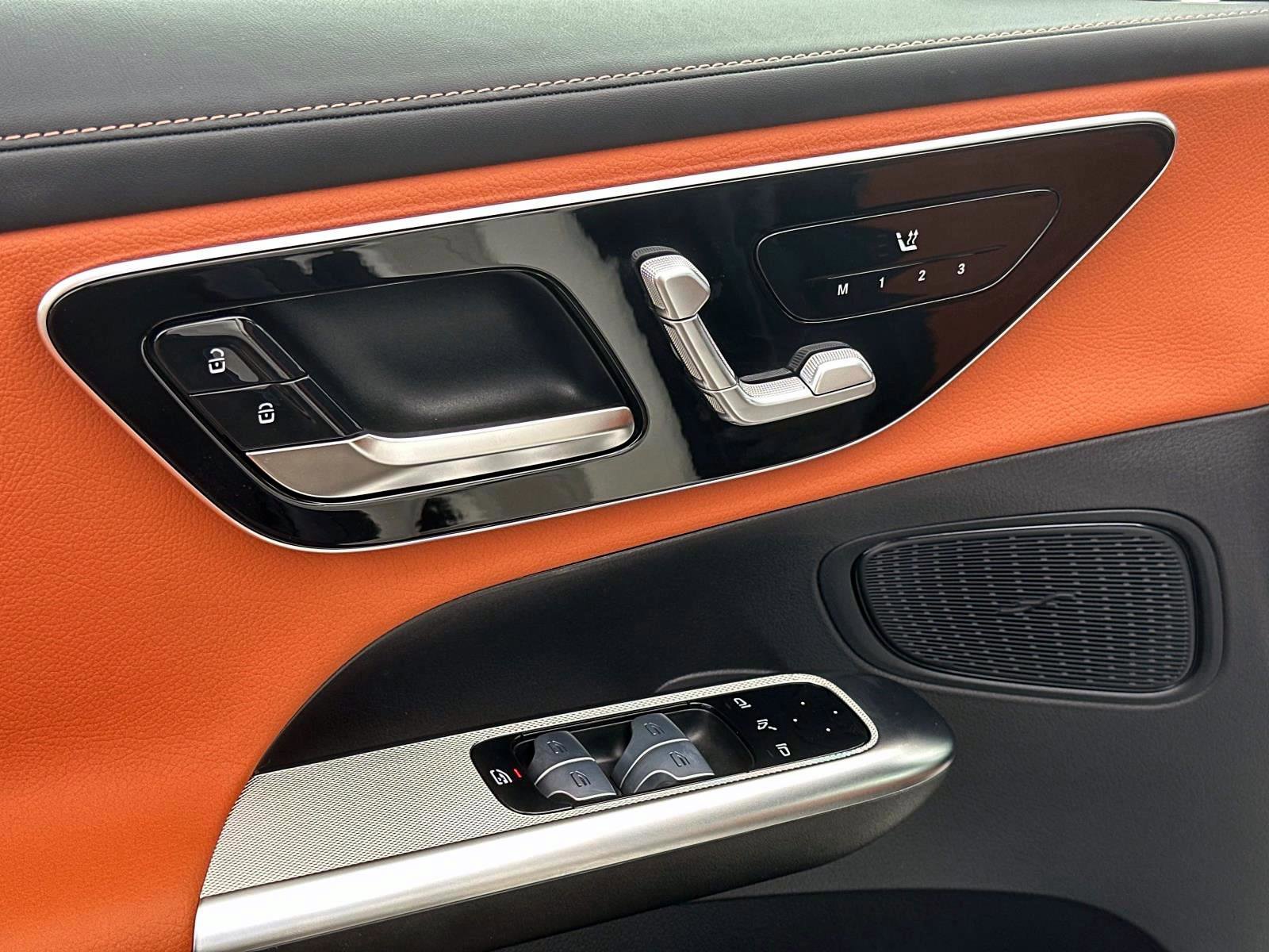 Used 2025 Mercedes-Benz GLC 43 AMG 4MATIC image 18