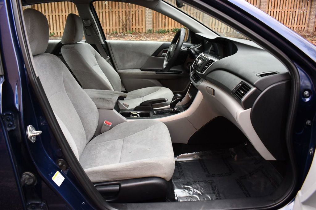 Used 2013 Honda Accord LX image 23