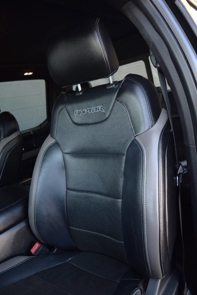 Used 2018 Ford F150 Raptor w/ Equipment Group 802A Luxury image 37