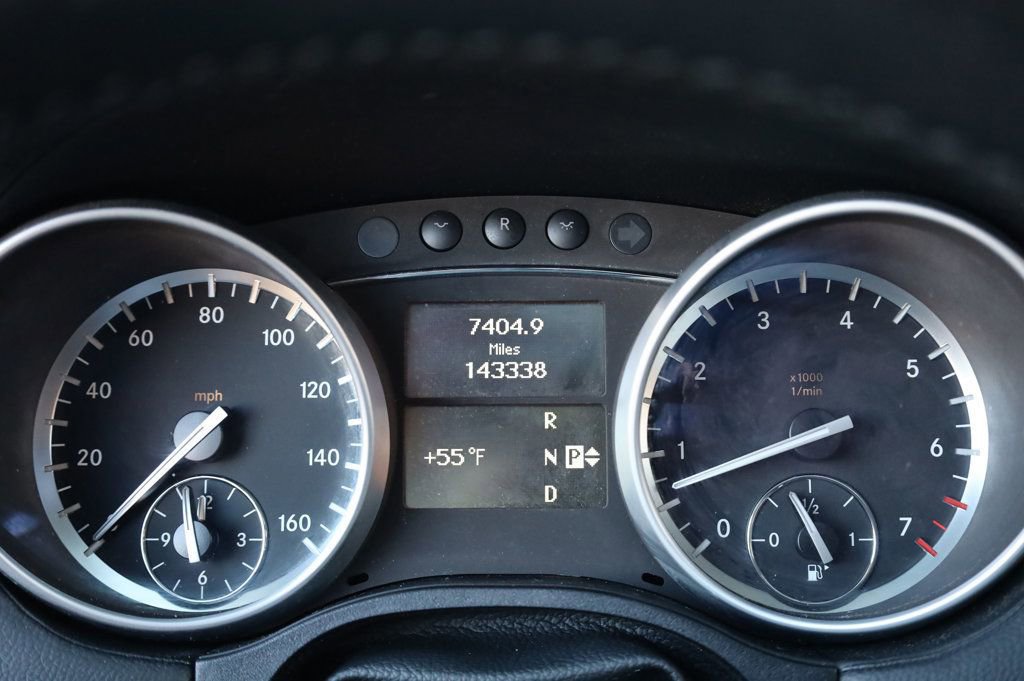 Used 2012 Mercedes-Benz GL 450 4MATIC image 41