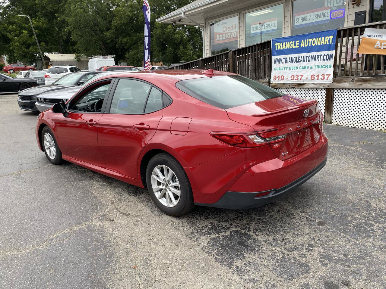 Used 2025 Toyota Camry LE w/ Convenience Package FWD image 8