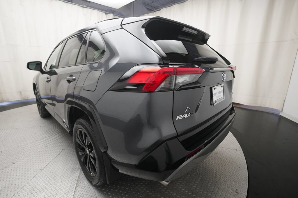 Used 2023 Toyota RAV4 SE w/ SE Grade Weather Package AWD/4WD image 33