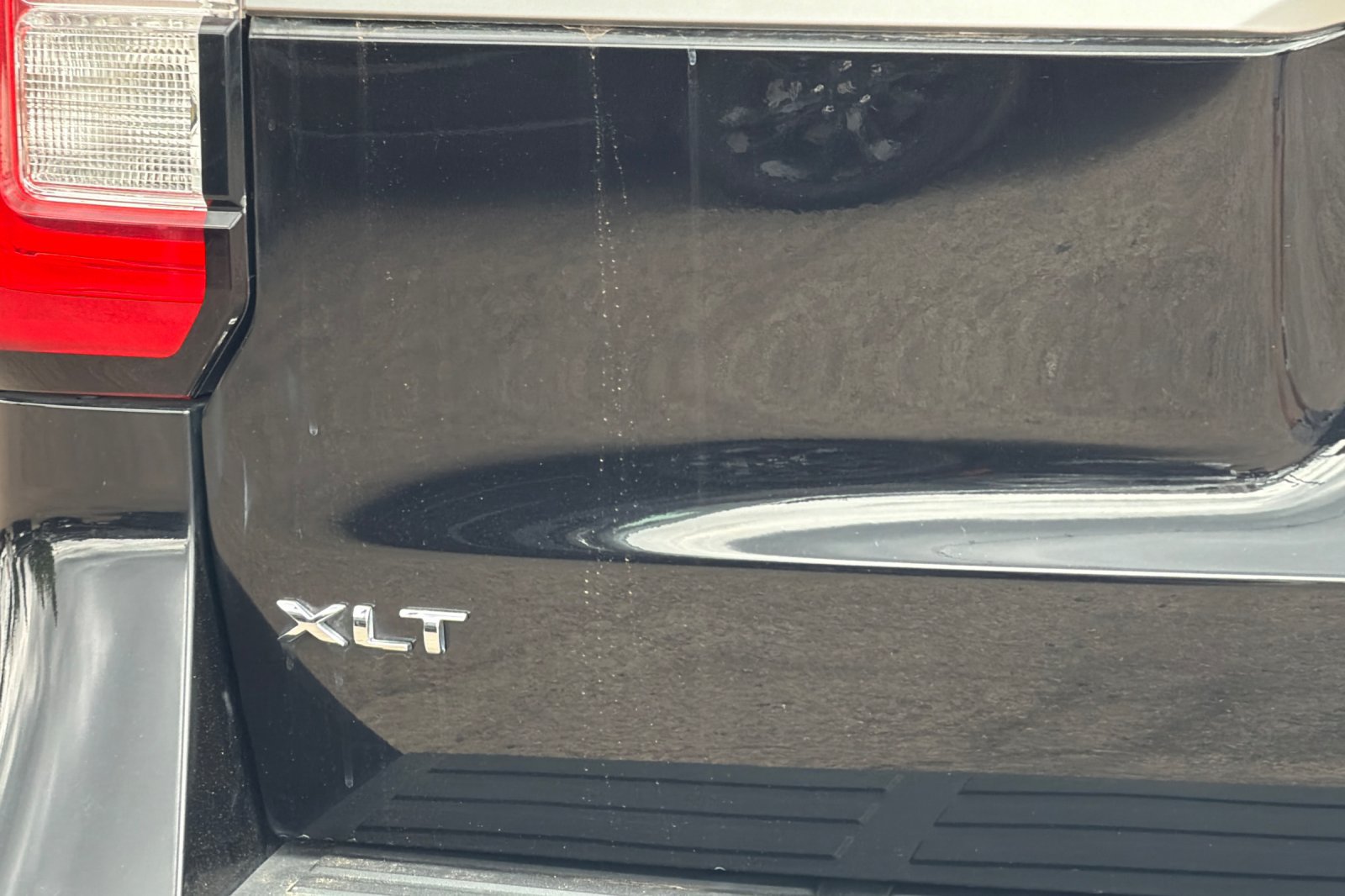 Used 2024 Ford Expedition XLT AWD/4WD image 8