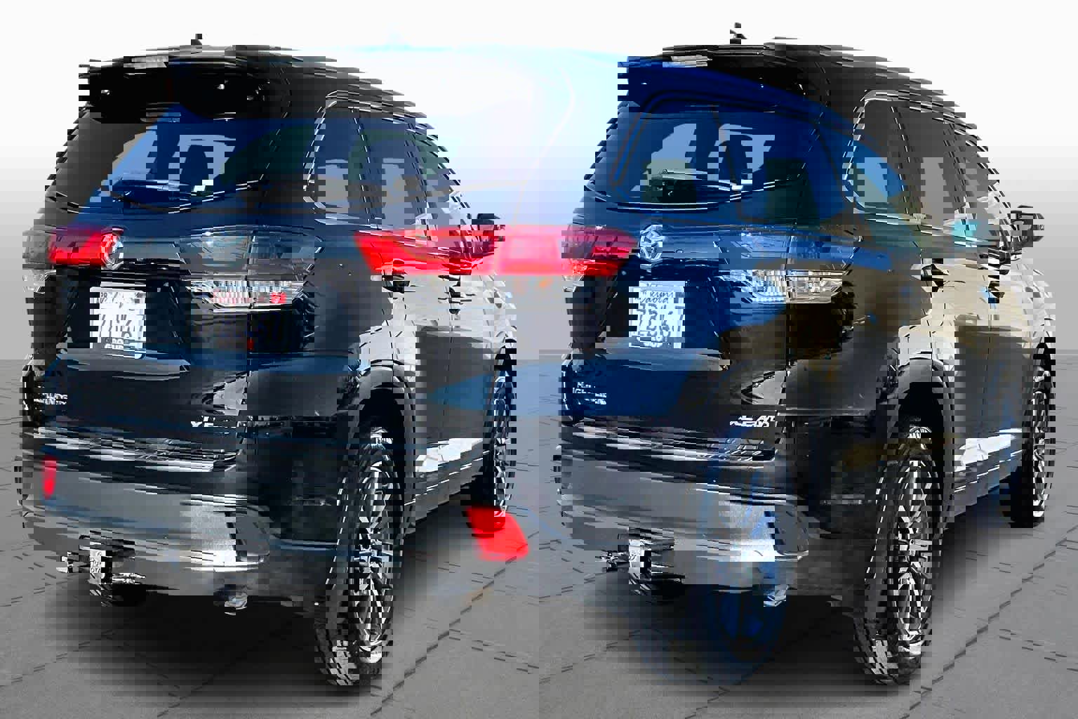 Used 2017 Toyota Highlander XLE image 12