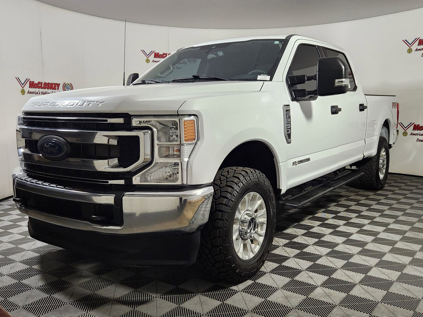 Used 2022 Ford F250 XLT w/ FX4 Off-Road Package image 4