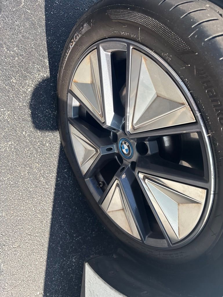 Used 2023 BMW i4 eDrive35 w/ Premium Package RWD image 9