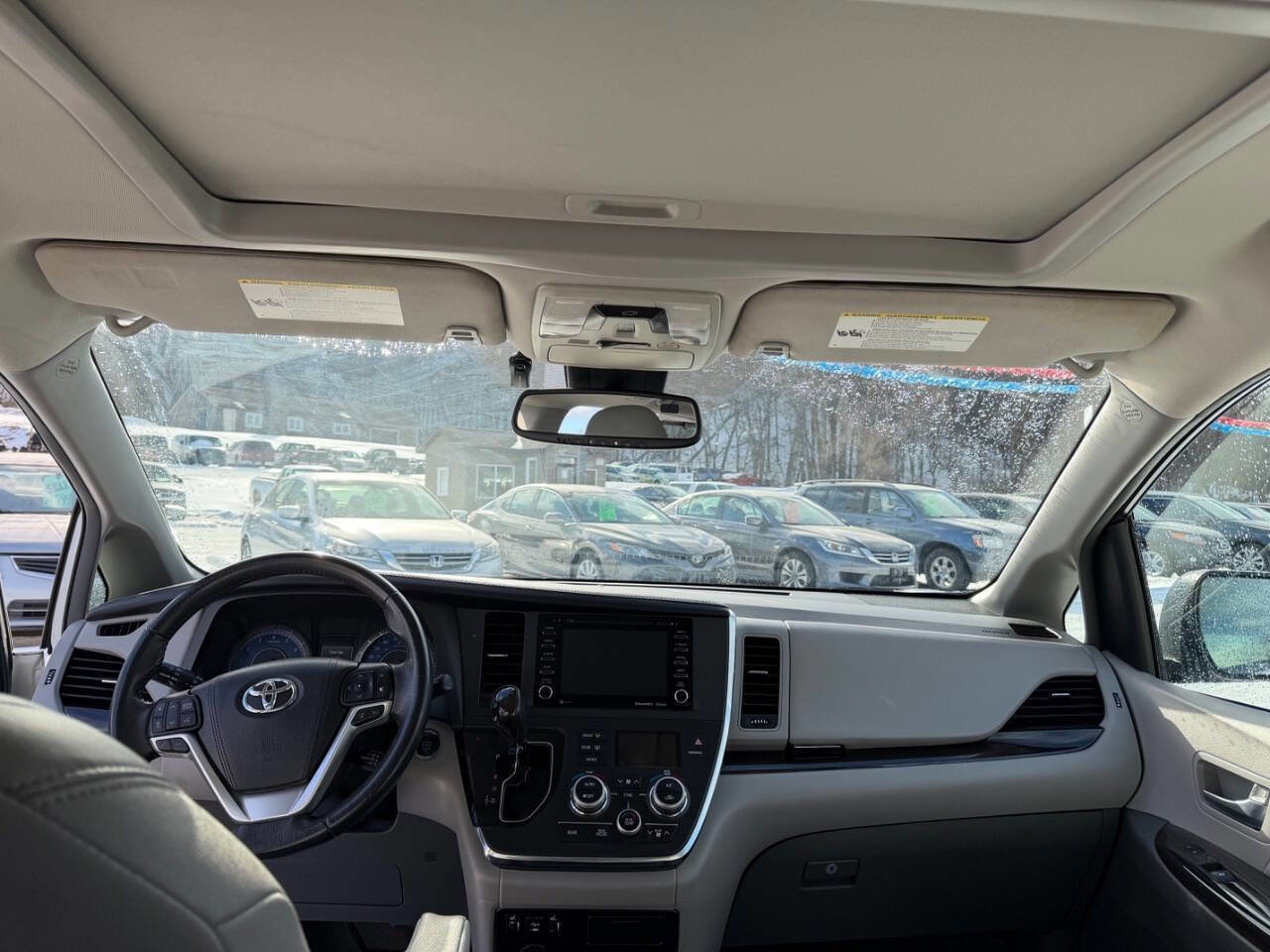 Used 2018 Toyota Sienna XLE Premium w/ Protection Package image 11