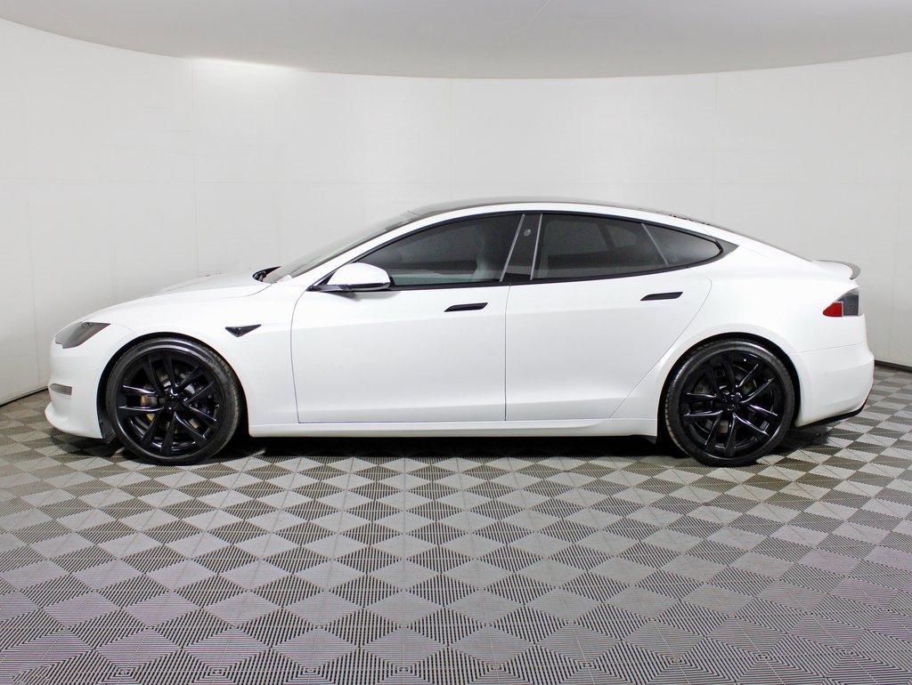 Used 2022 Tesla Model S Plaid image 2