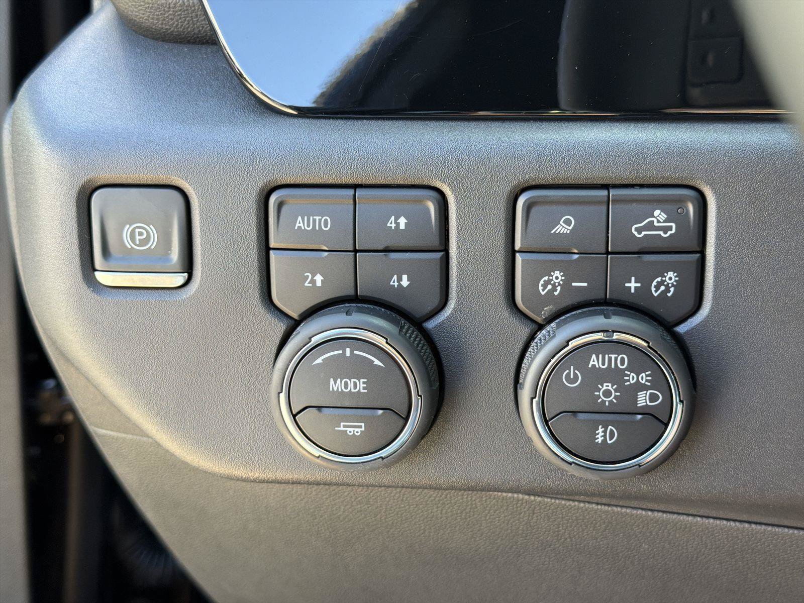 Used 2024 Chevrolet Silverado 1500 ZR2 AWD/4WD image 17